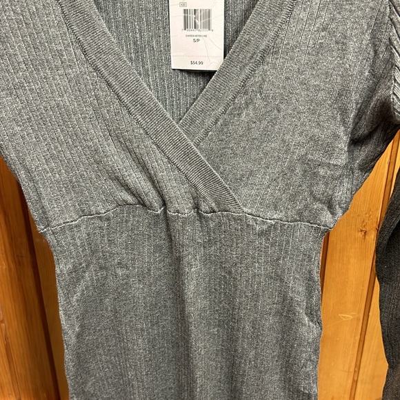 GUESS Low V Neck Sweater Dress Grey - Size S - Picture 3 of 4